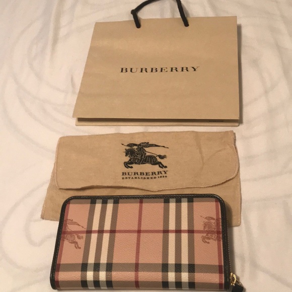 burberry long wallet womens